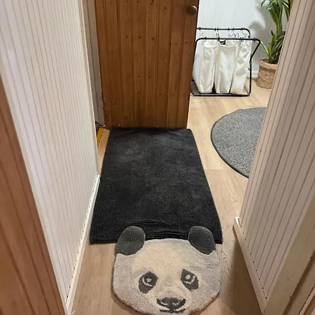 Karhulan Kammari, Oma Sisaeaenkaeynti Ja Wc, Keskusta Affittacamere 3*