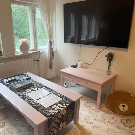Karhulan Kammari, Oma Sisaeaenkaeynti Ja Wc, Keskusta Valkeakoski